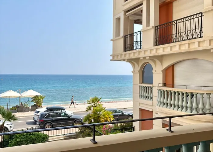 شقة Fronte Mare مينتون